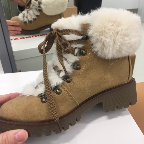 Last 3 pairs🥾Union Bay Fluffy Furry Boot🥾 - Picture 4 of 7